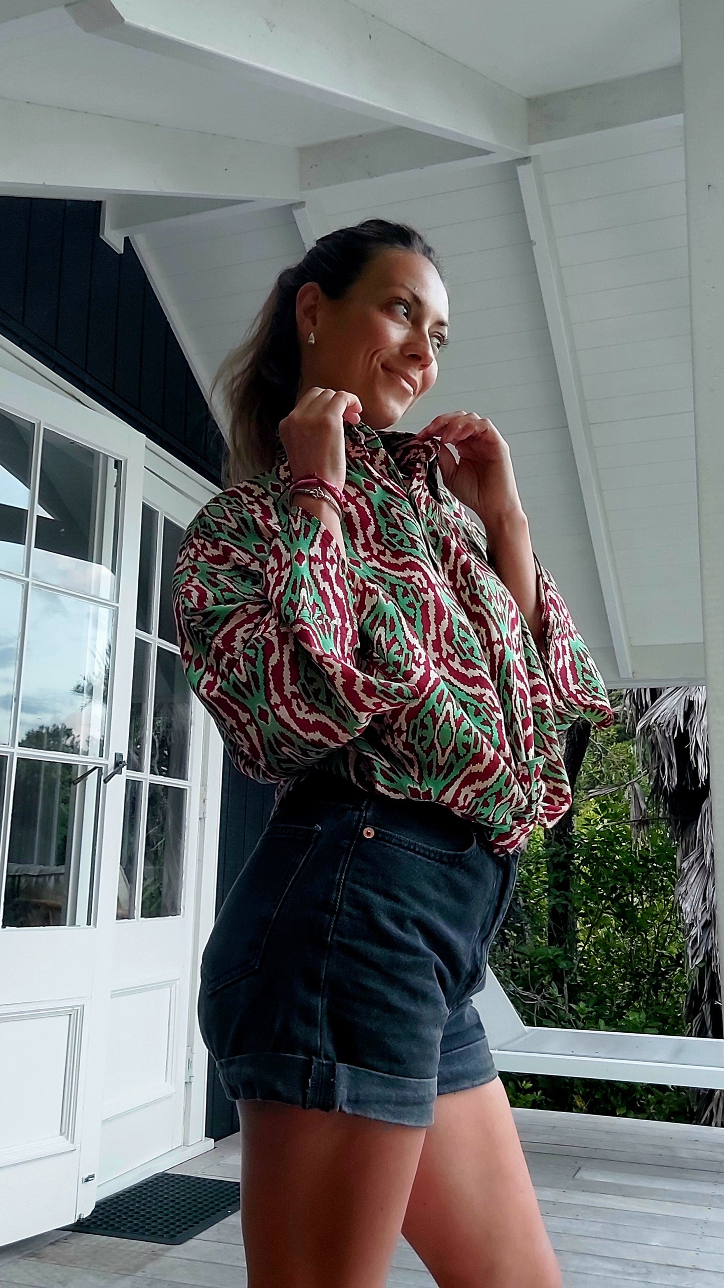 MONIKA Shirt Green and Red Ikat