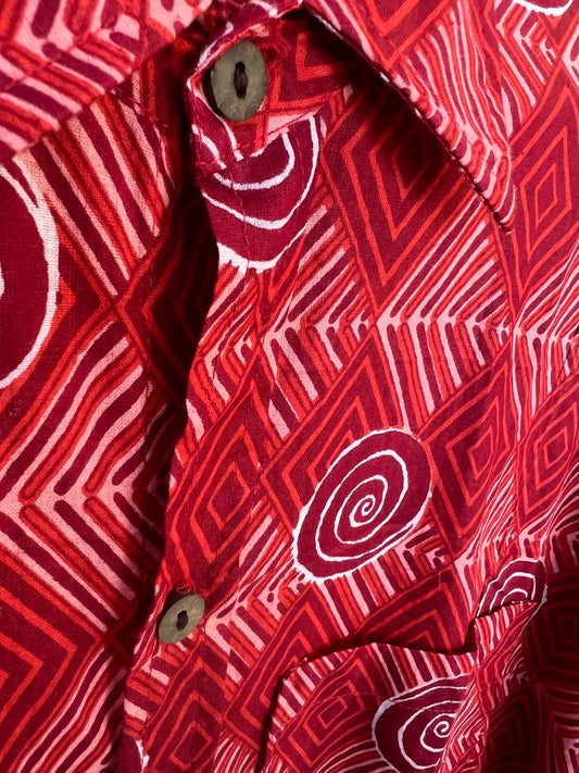 SAIRA Short Sleeve Red Spiral