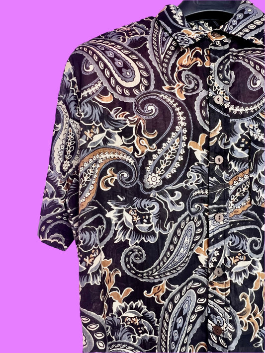 SAIRA Short Sleeve Black Paisley